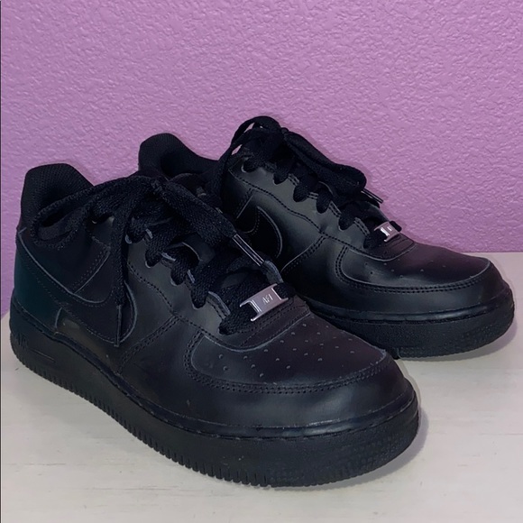 Nike Air Force 1 - Picture 1 of 4